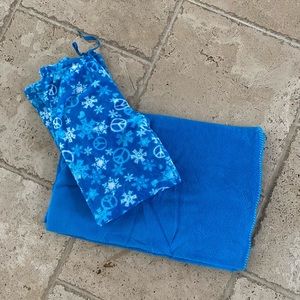 Fleece pj bottoms and blanket set